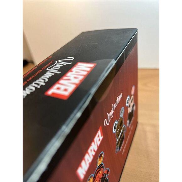 Disney Marvel Vinylmation 'Nick Fury and Agent Coulson'-Limited Edition of 1500 - Picture 8 of 8